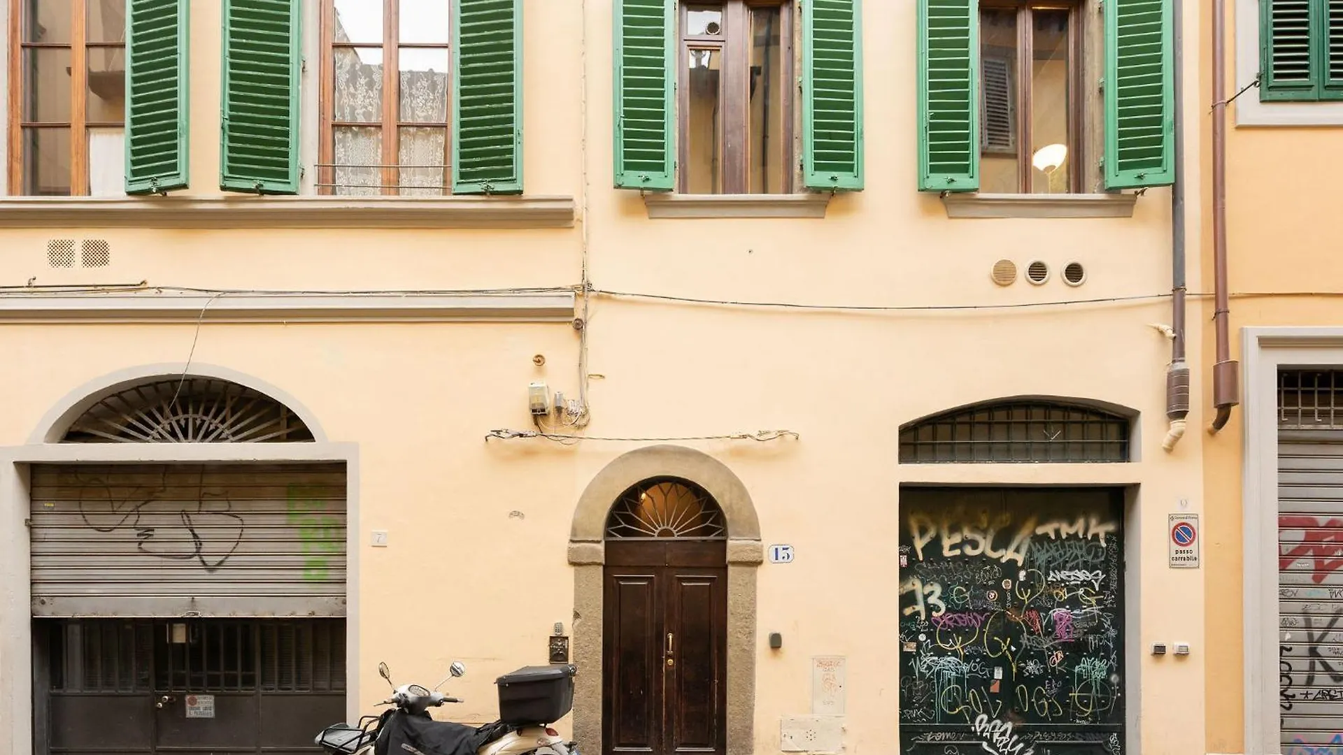 Via Benedetta, 13 - Florence Charming Apartments - Florentine Gem Steps From Station - Prime Spot!