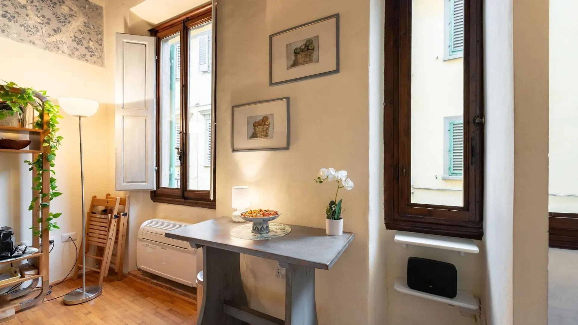 Via Benedetta, 13 - Florence Charming Apartments - Florentine Gem Steps From Station - Prime Spot!