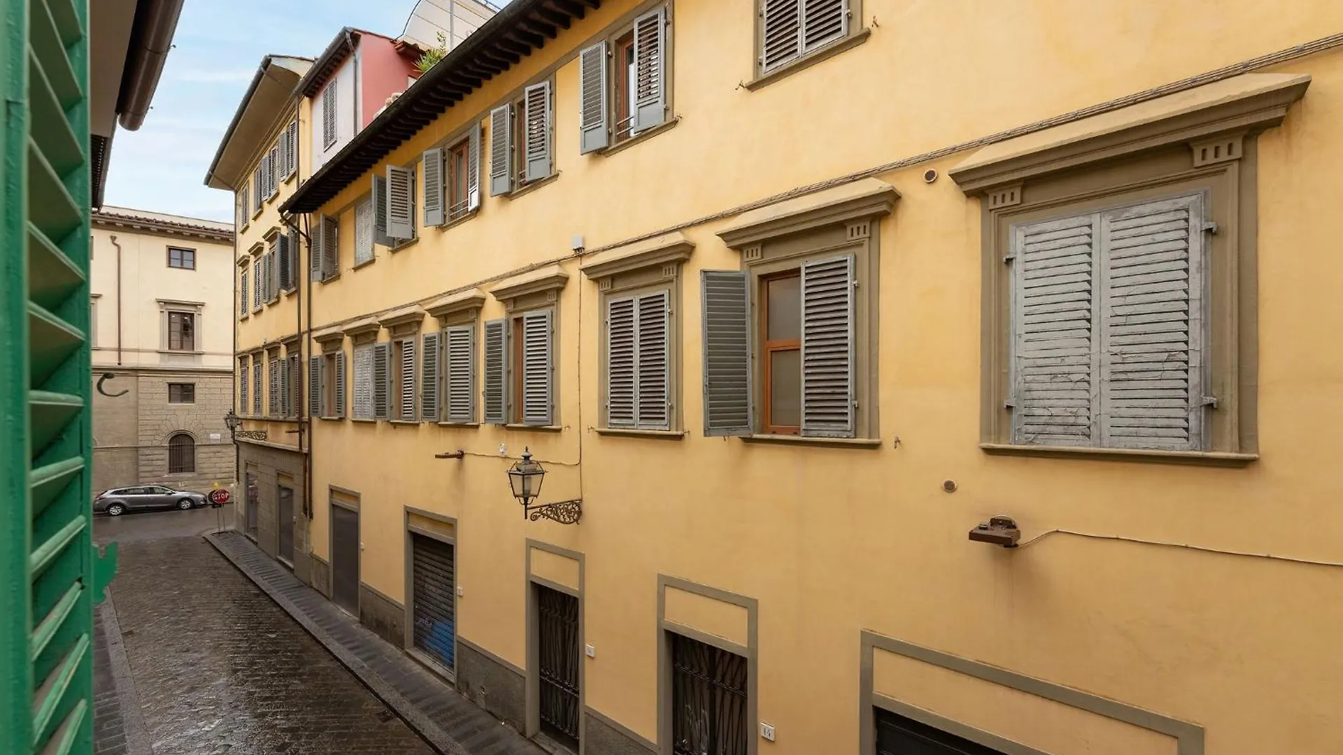 Via Benedetta, 13 - Florence Charming Apartments - Florentine Gem Steps From Station - Prime Spot! Italy